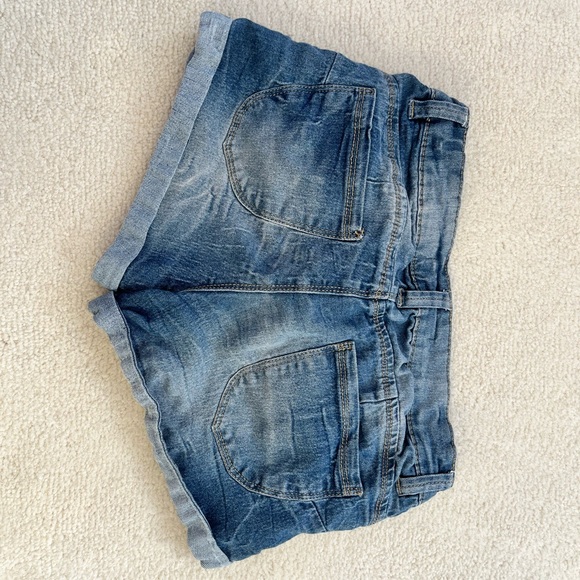 Mid waisted Denim Shorts - Picture 2 of 2